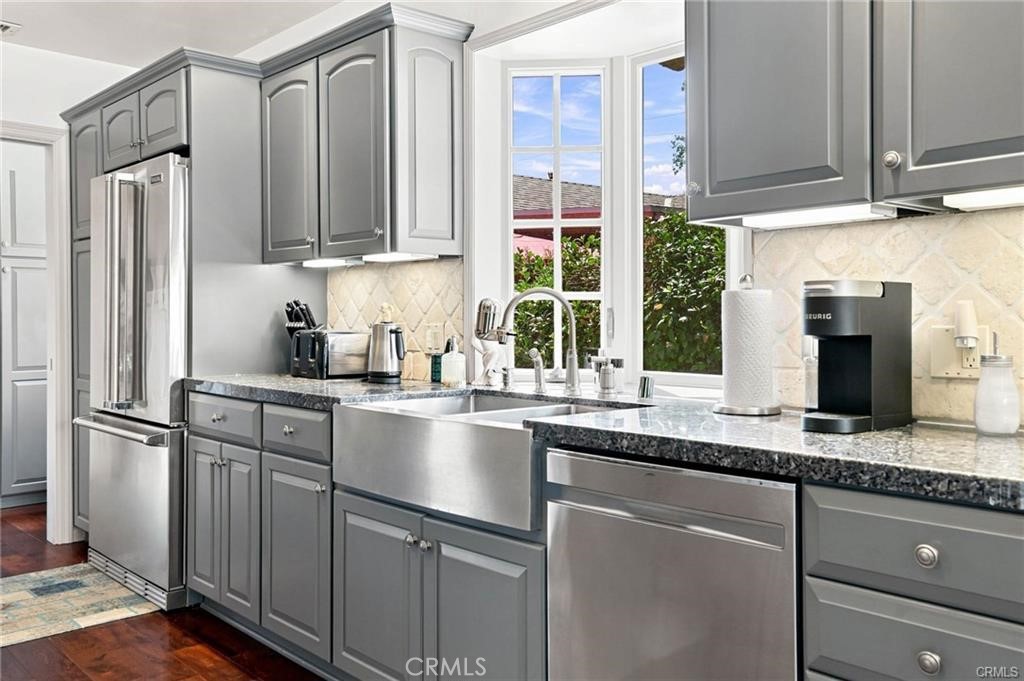 1221 N Lima Street Property Photo 11
