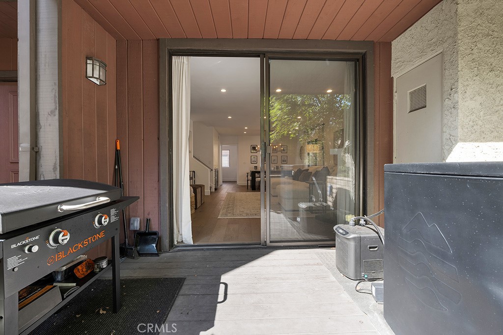21931 Burbank Boulevard 25 Property Photo 20