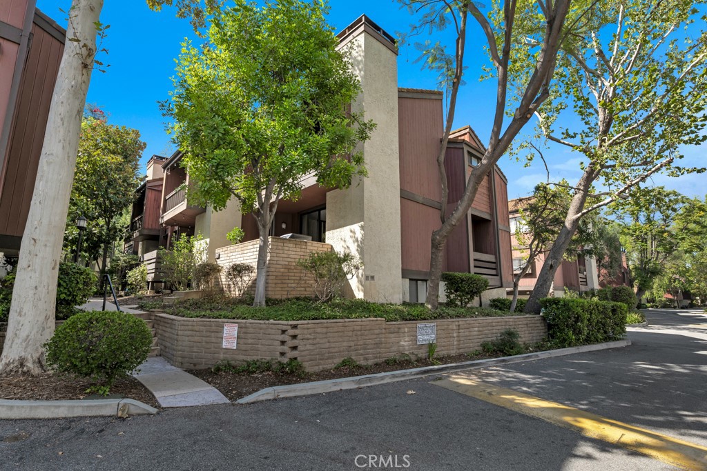 21931 Burbank Boulevard 25 Property Photo 52