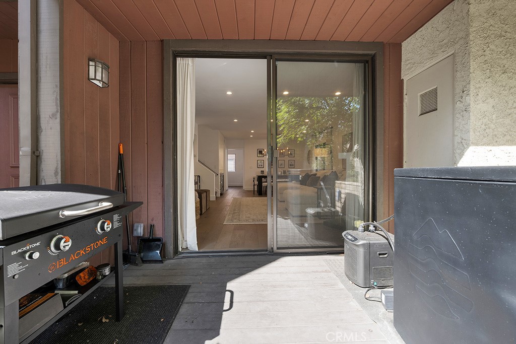 21931 Burbank Boulevard 25 Property Photo 21