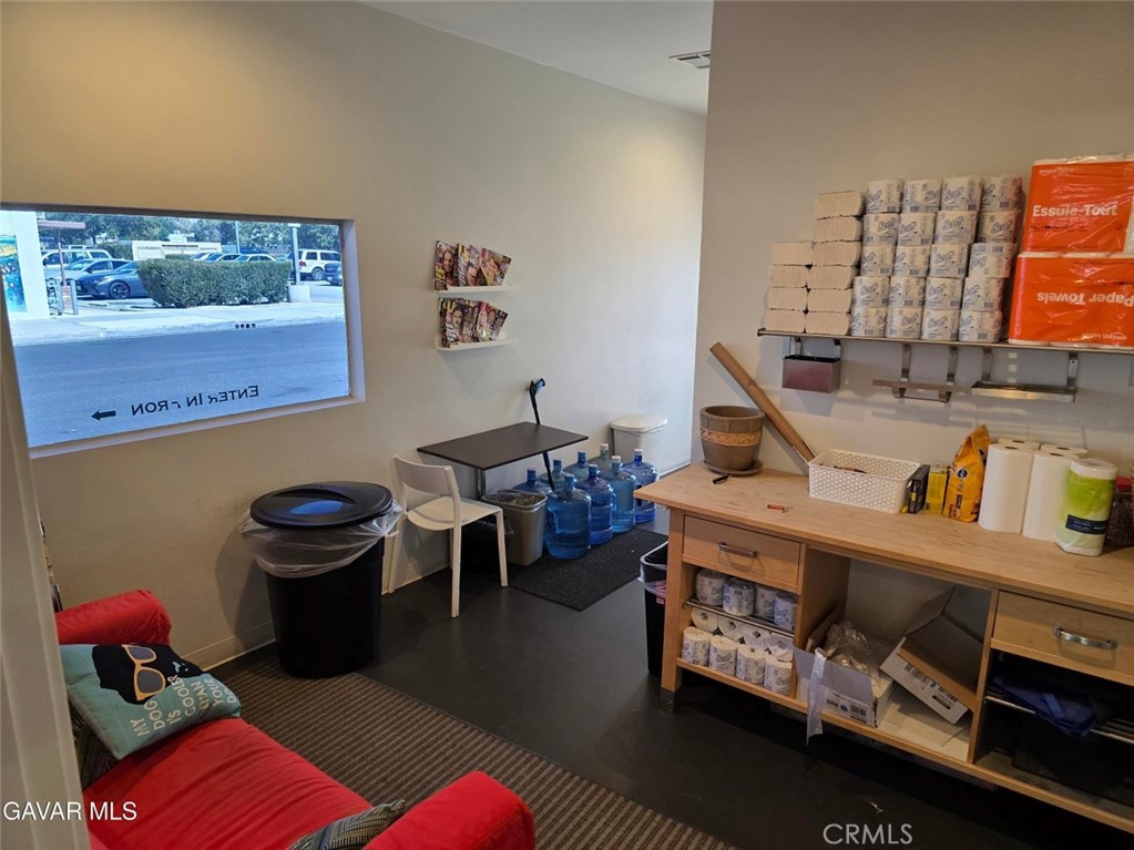 902 W Lancaster Boulevard Property Photo 15