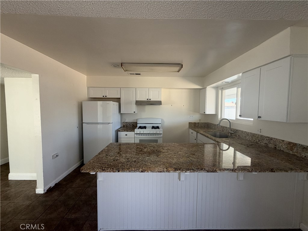 2801 Belden Property Photo 9