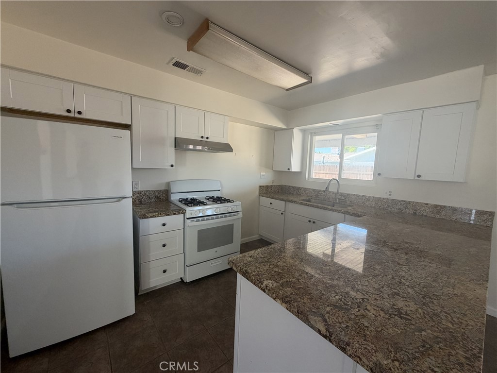 2801 Belden Property Photo 10