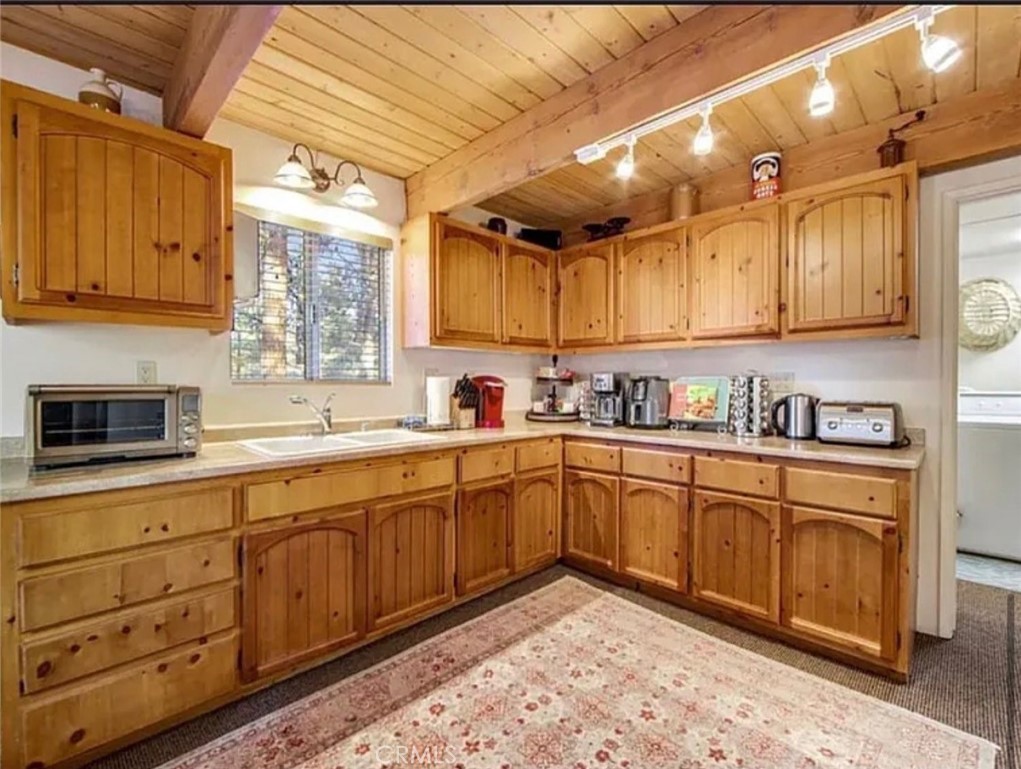 2017 Manzanita Lane Property Photo 4