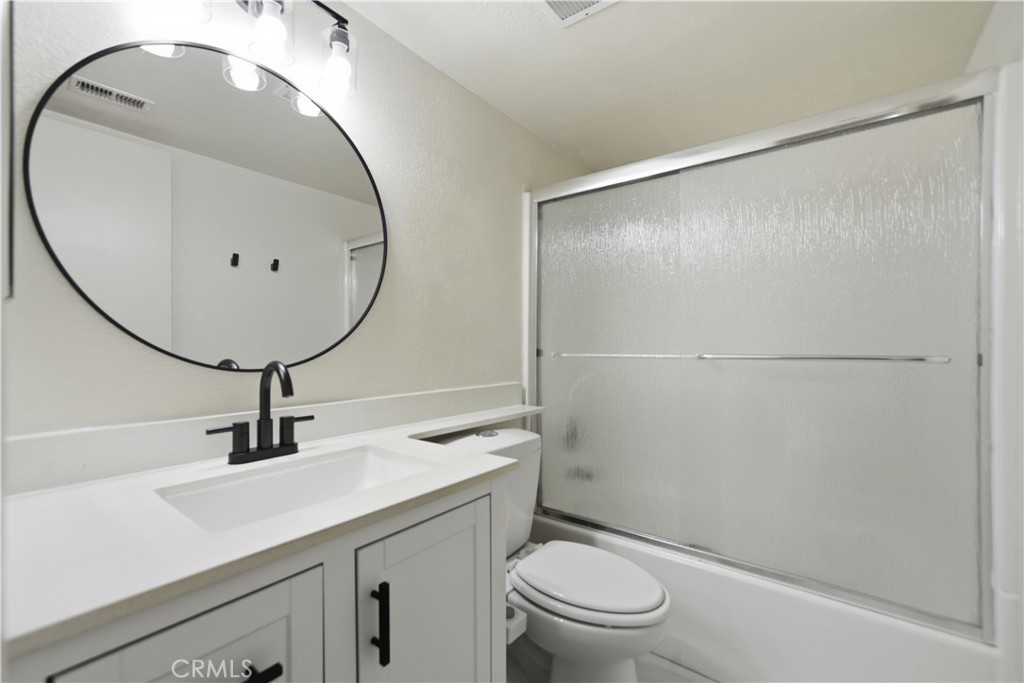 25039 Peachland Avenue 204 Property Photo 10