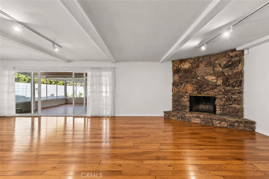 5522 Murietta Avenue Property Photo 5