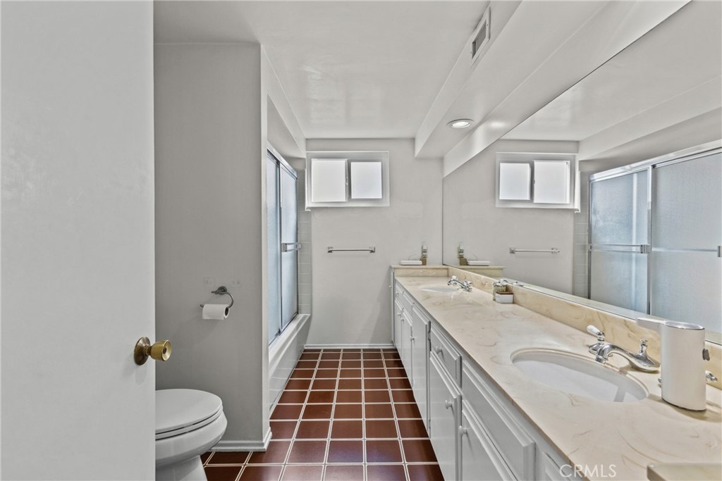 5522 Murietta Avenue Property Photo 22