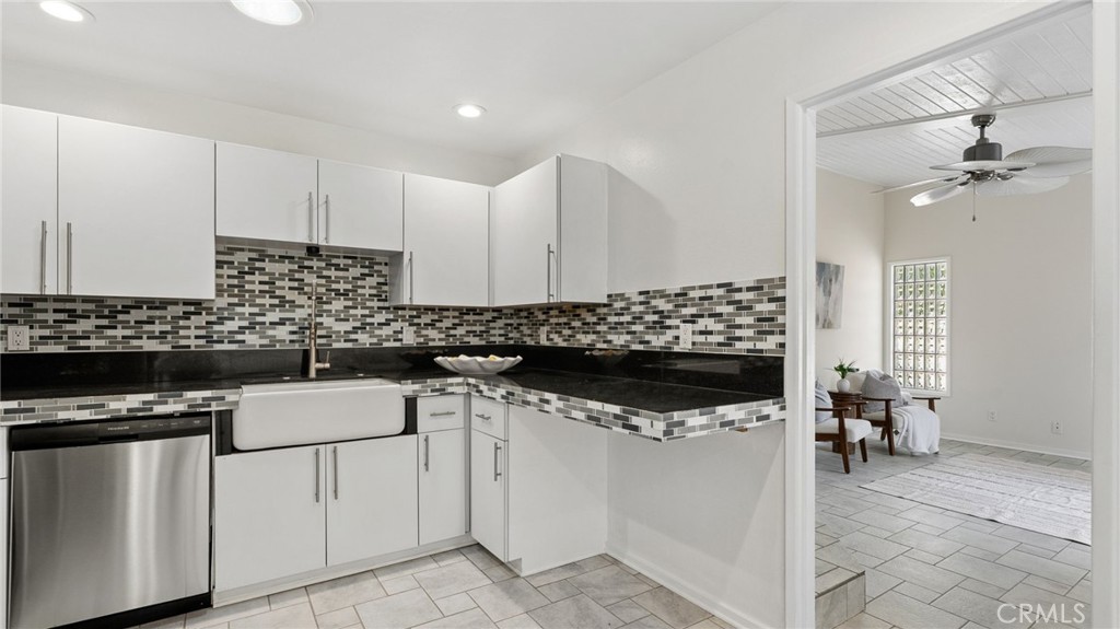 25651 Ramada Property Photo 10