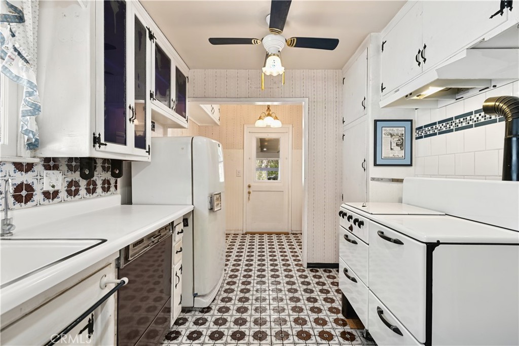 17225 Horace Property Photo 6