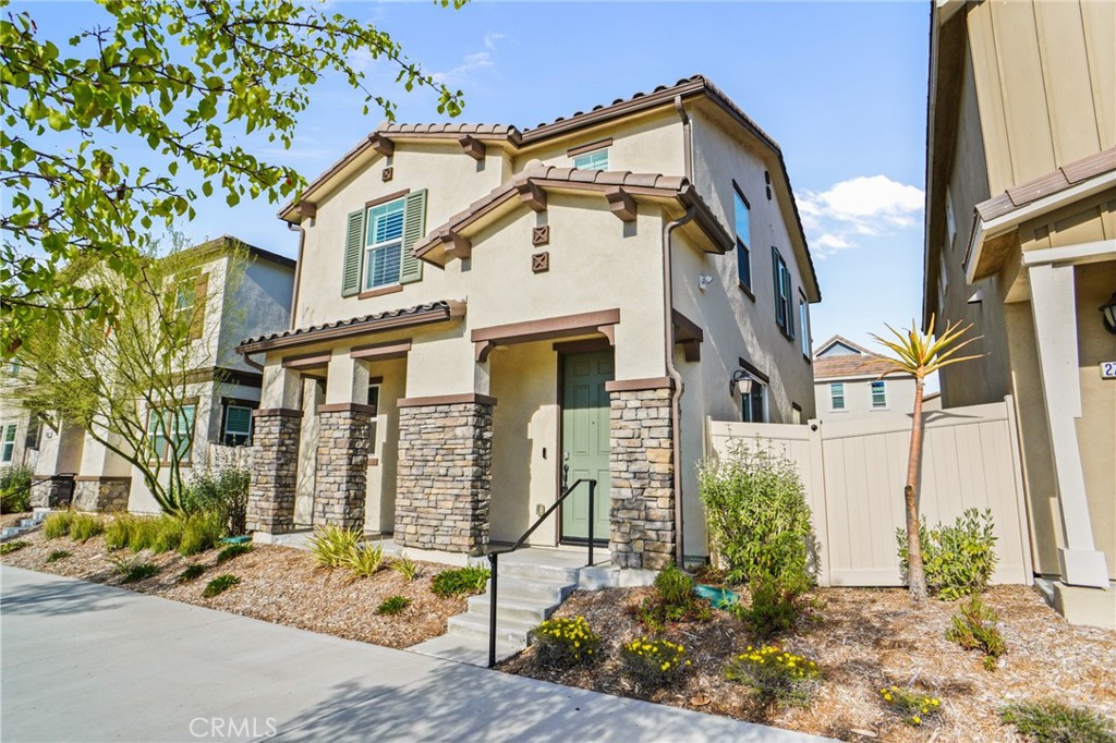 27605 Sawtooth Property Photo 1