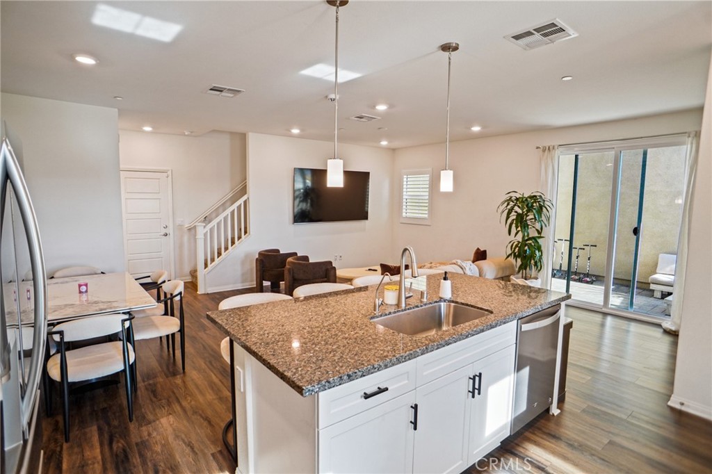 27605 Sawtooth Property Photo 8