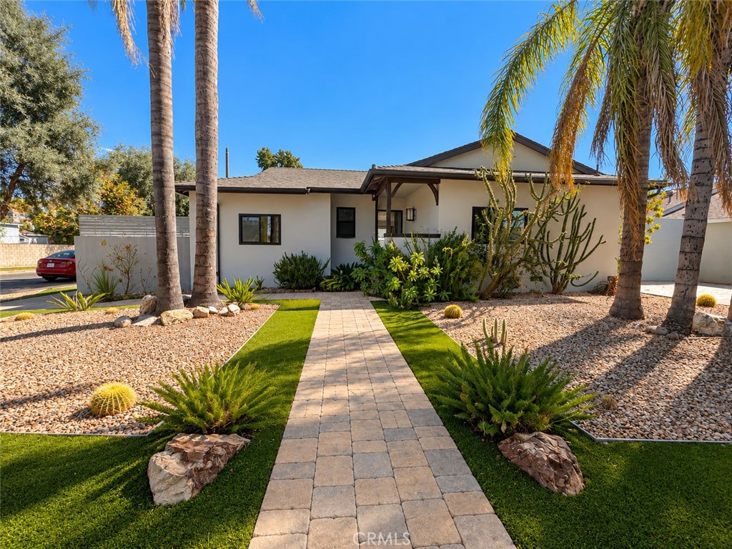 6952 Sylvia Avenue Property Photo 1