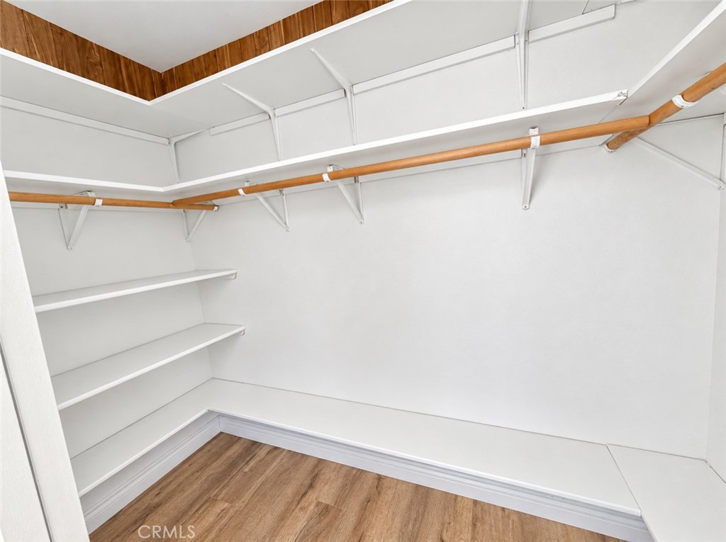 6952 Sylvia Avenue Property Photo 15