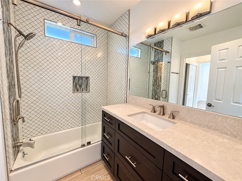 6952 Sylvia Avenue Property Photo 16
