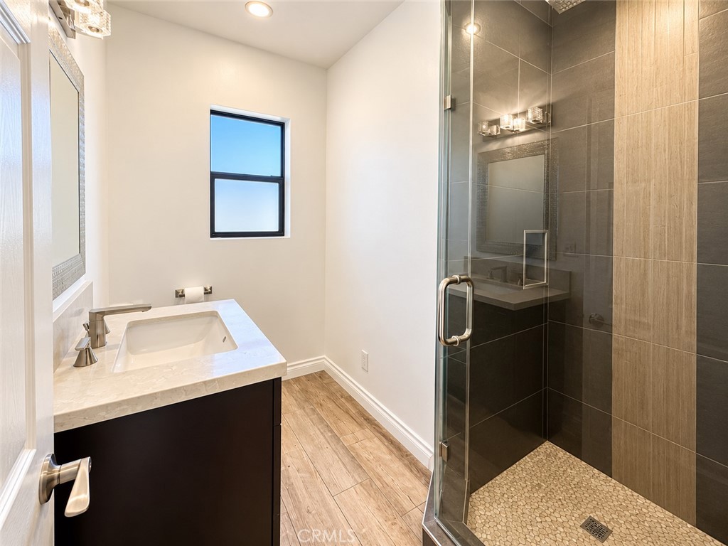 6952 Sylvia Avenue Property Photo 18