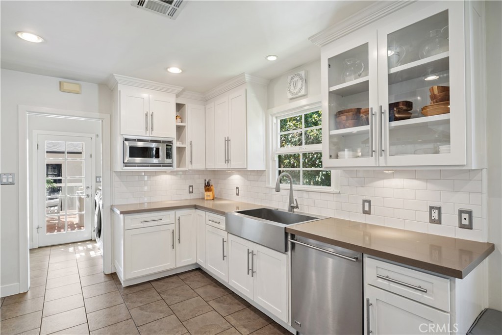 12706 Hortense Street Property Photo 8