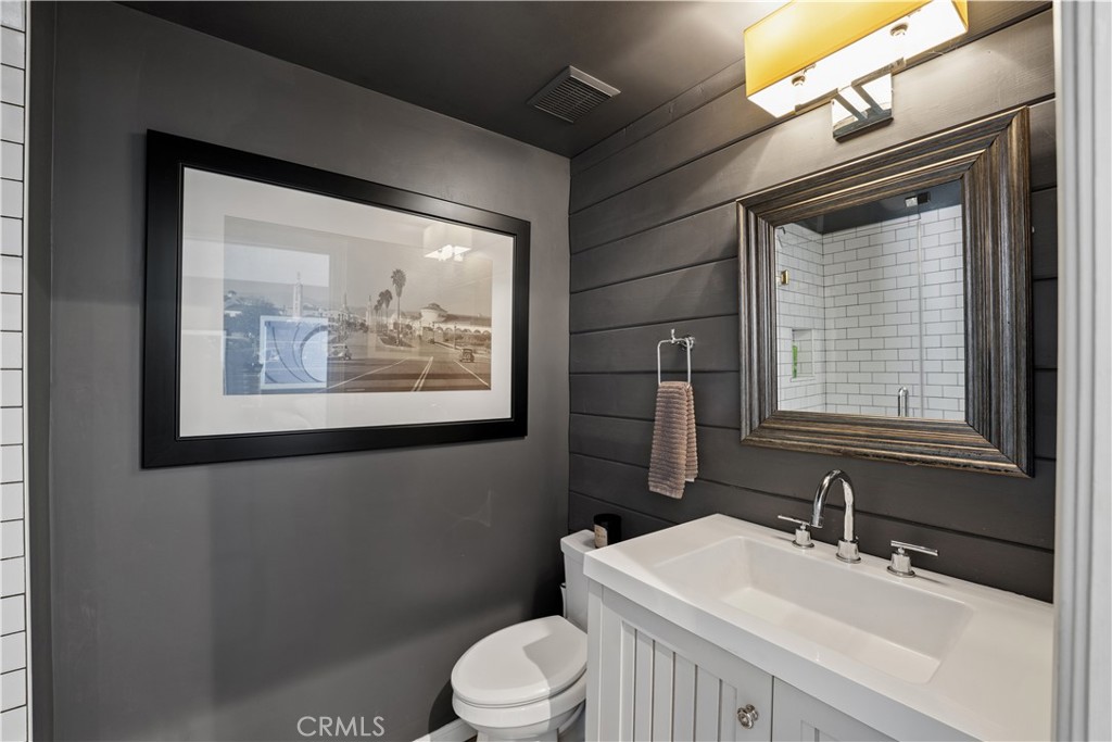 12706 Hortense Street Property Photo 22