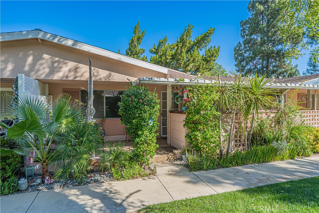 19228 B Avenue Of The Oaks Property Photo 1
