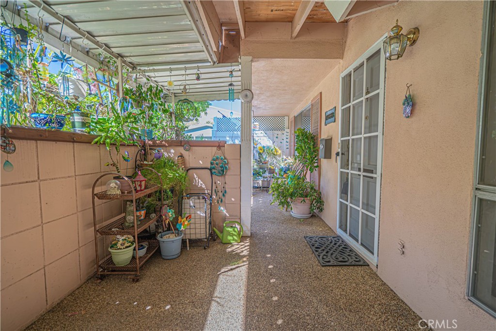 19228 B Avenue Of The Oaks Property Photo 6