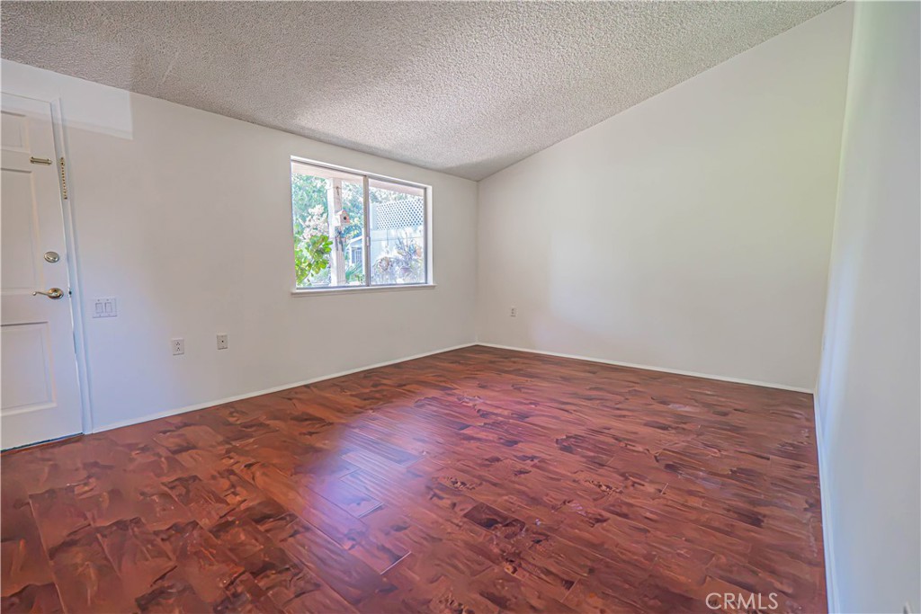 19228 B Avenue Of The Oaks Property Photo 8