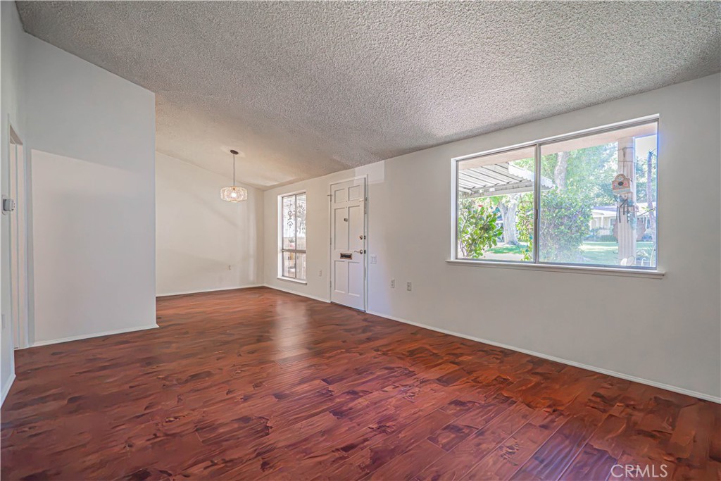 19228 B Avenue Of The Oaks Property Photo 12