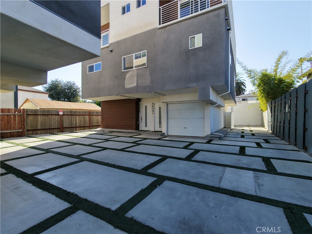 5635 Klump Avenue Property Photo 8