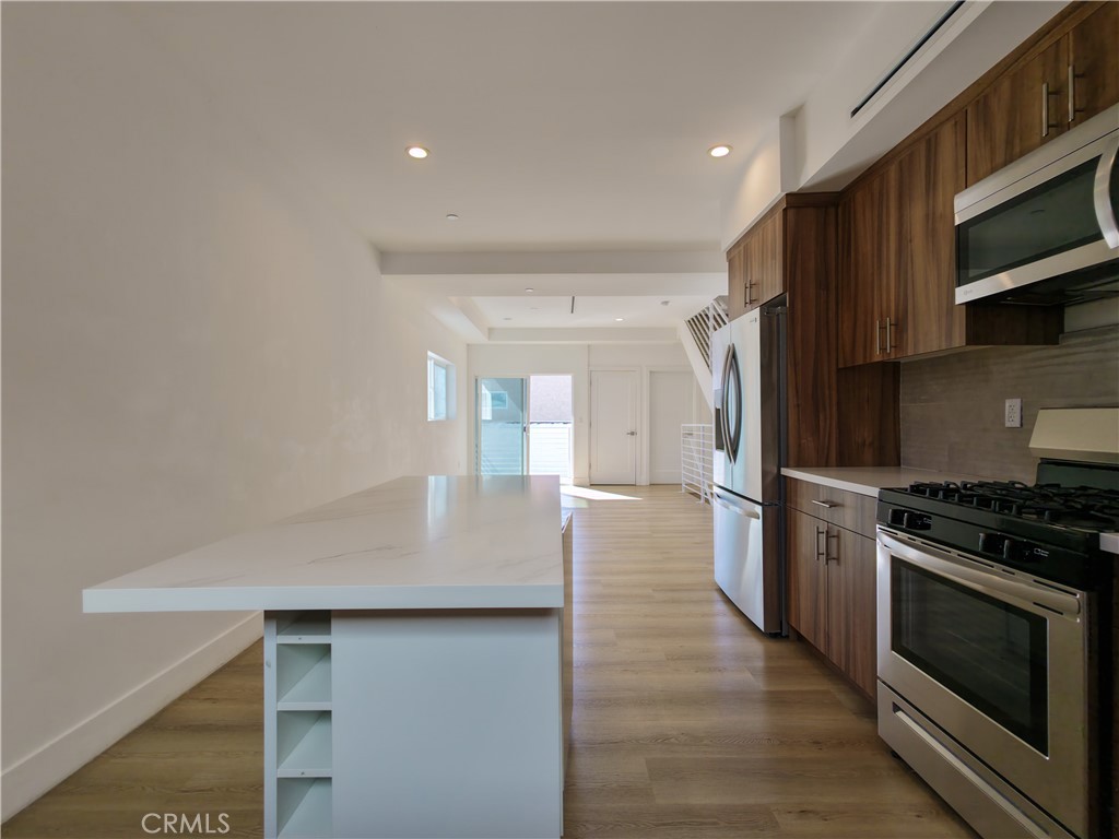 5635 Klump Avenue Property Photo 15