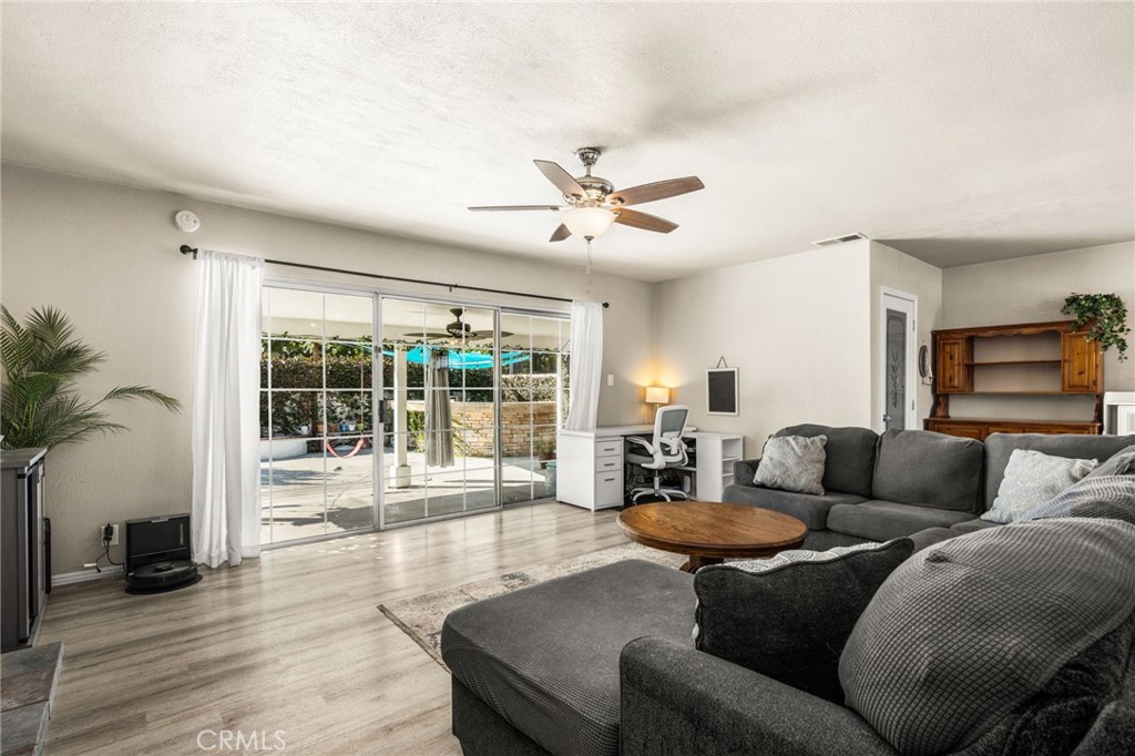 405 S Fann Property Photo 5