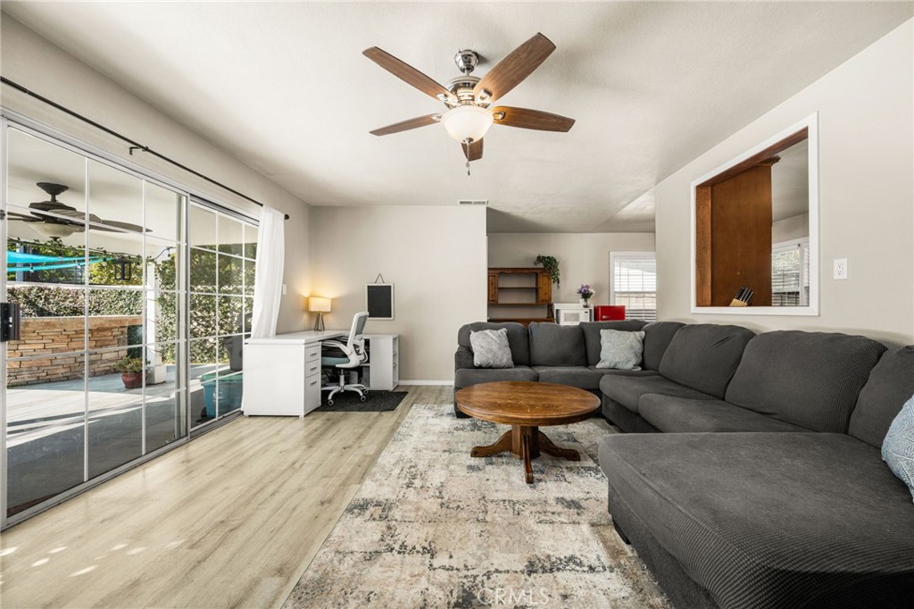 405 S Fann Property Photo 6