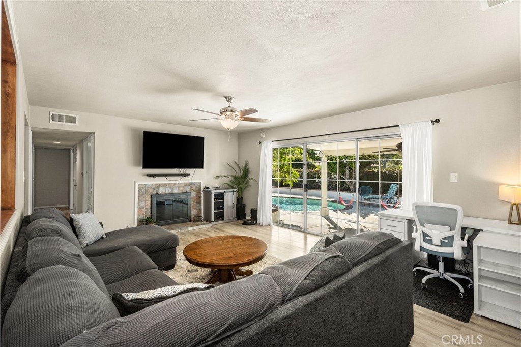 405 S Fann Property Photo 8