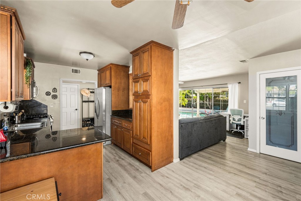 405 S Fann Property Photo 12