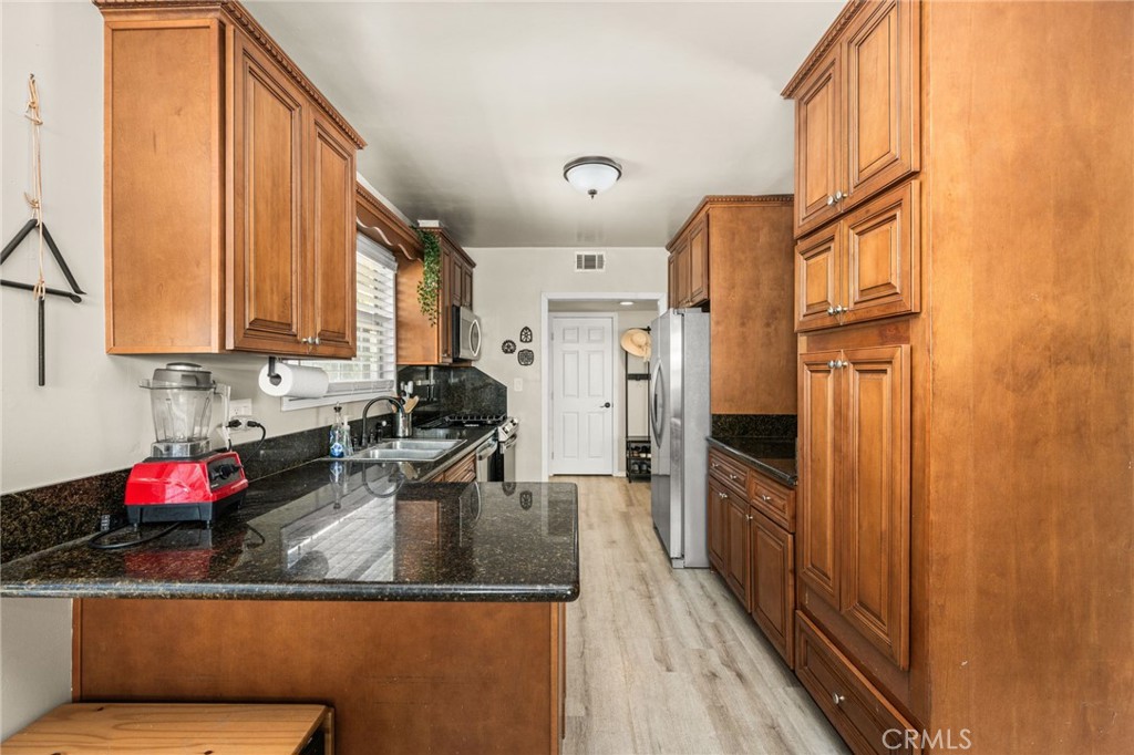 405 S Fann Property Photo 13