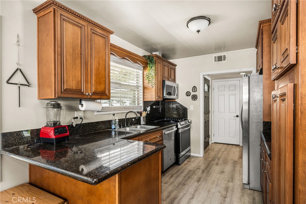 405 S Fann Property Photo 14