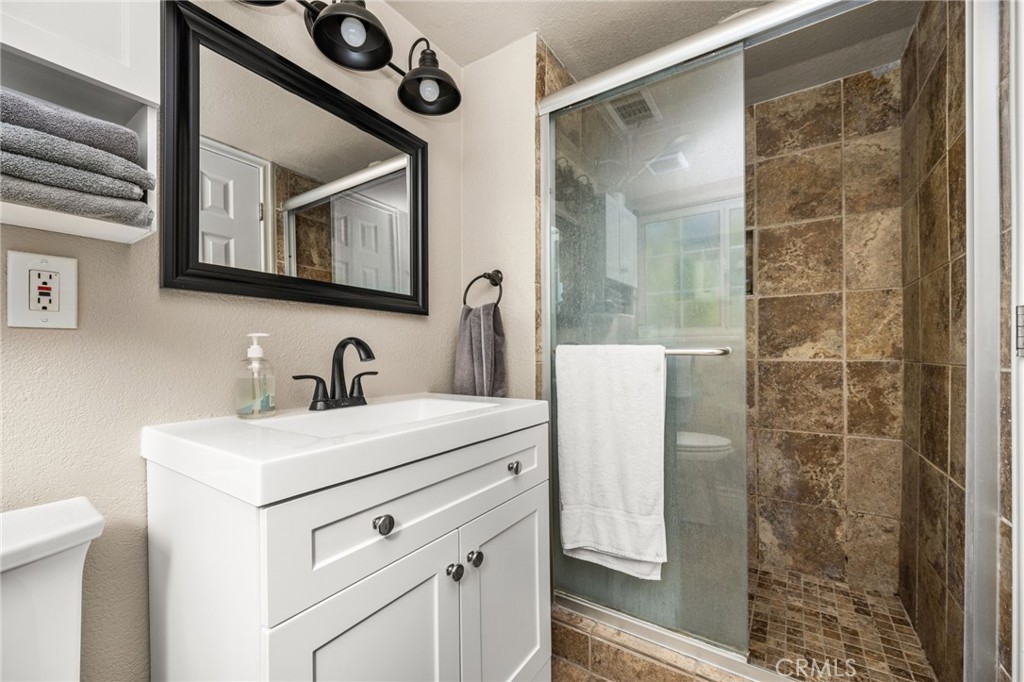 405 S Fann Property Photo 32