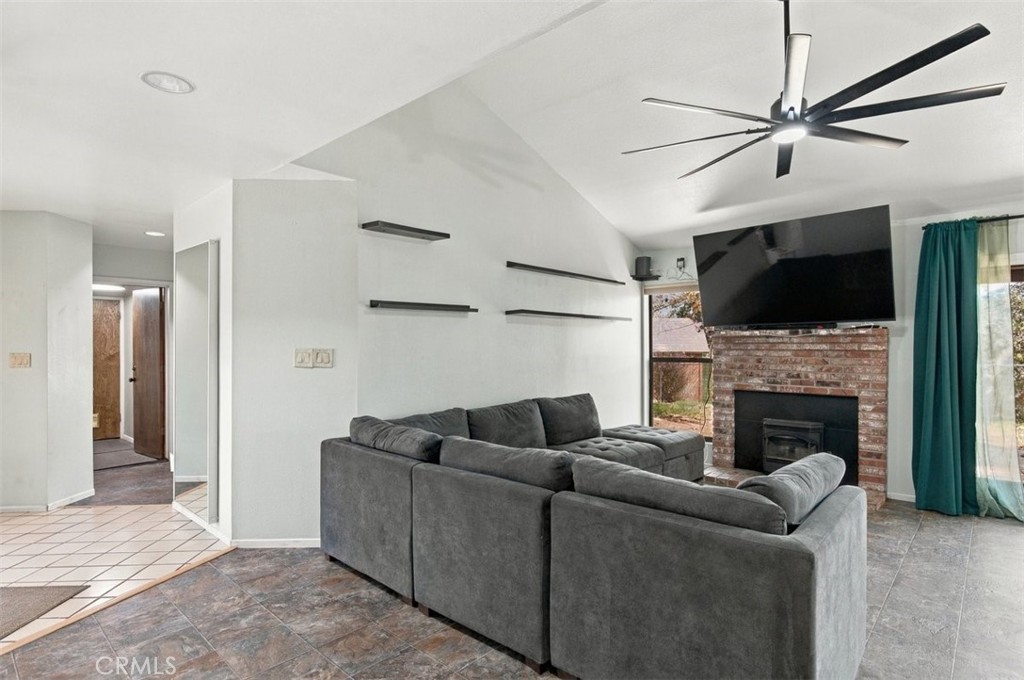 21424 Mountain Property Photo 7