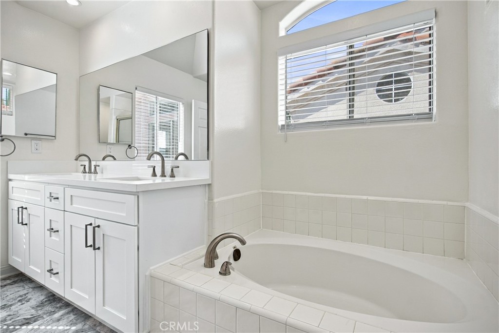 10002 Reseda Boulevard C Property Photo 23
