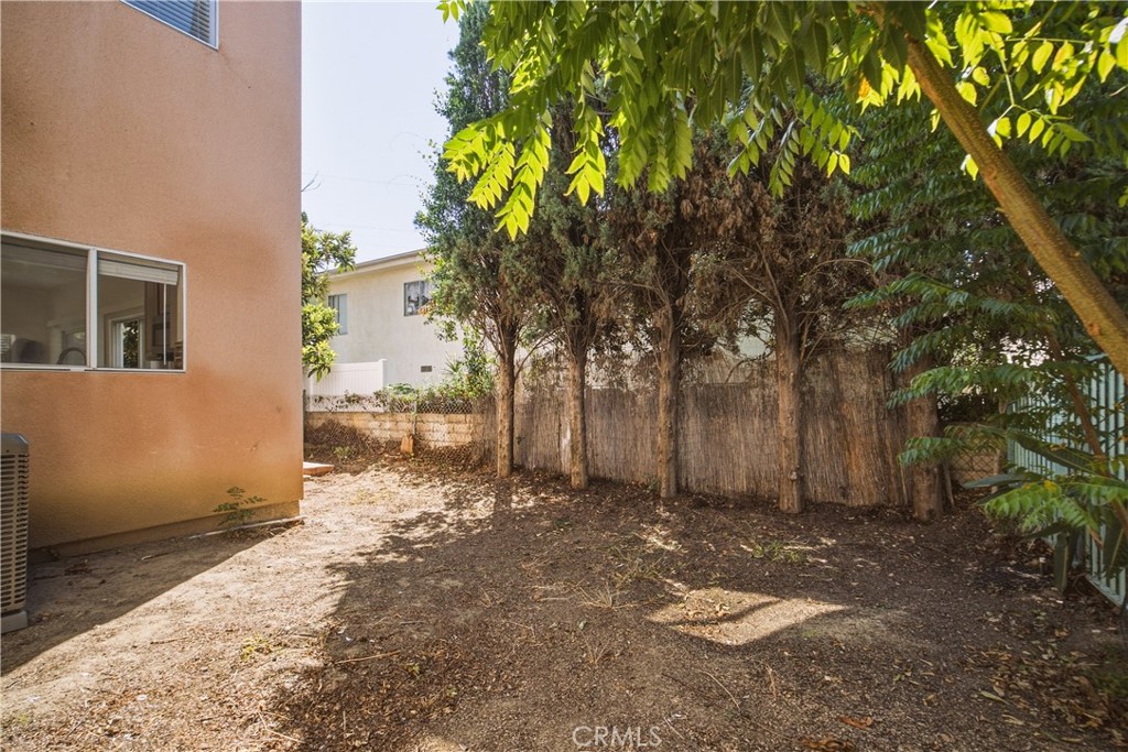 10002 Reseda Boulevard C Property Photo 34
