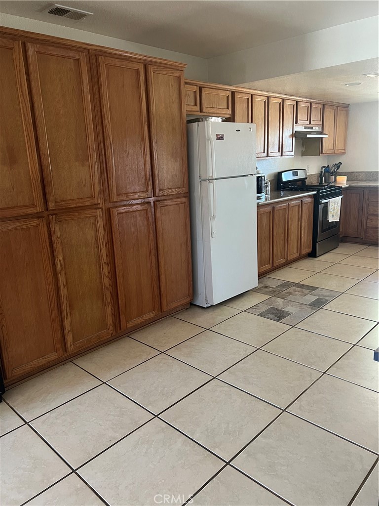 8413 Greenwood Property Photo 10