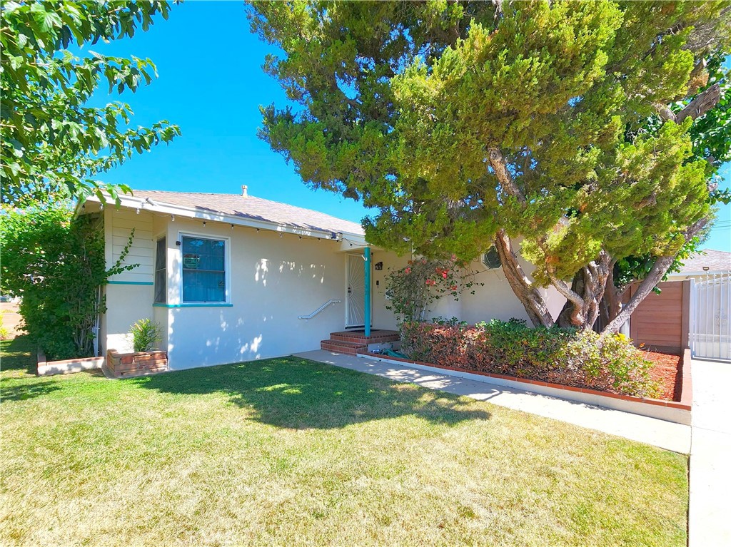 10132 Densmore Avenue Property Photo 2
