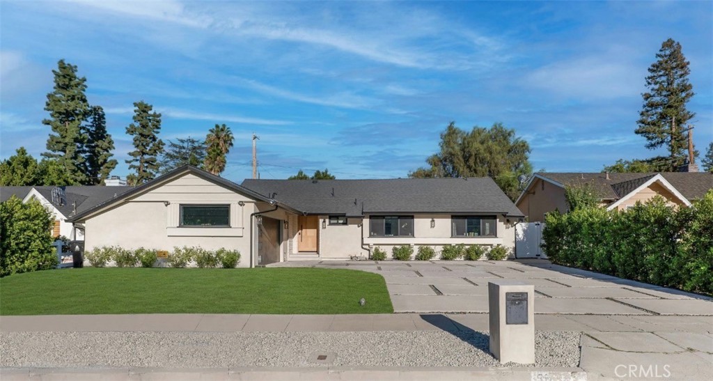5722 Le Sage Avenue Property Photo 1