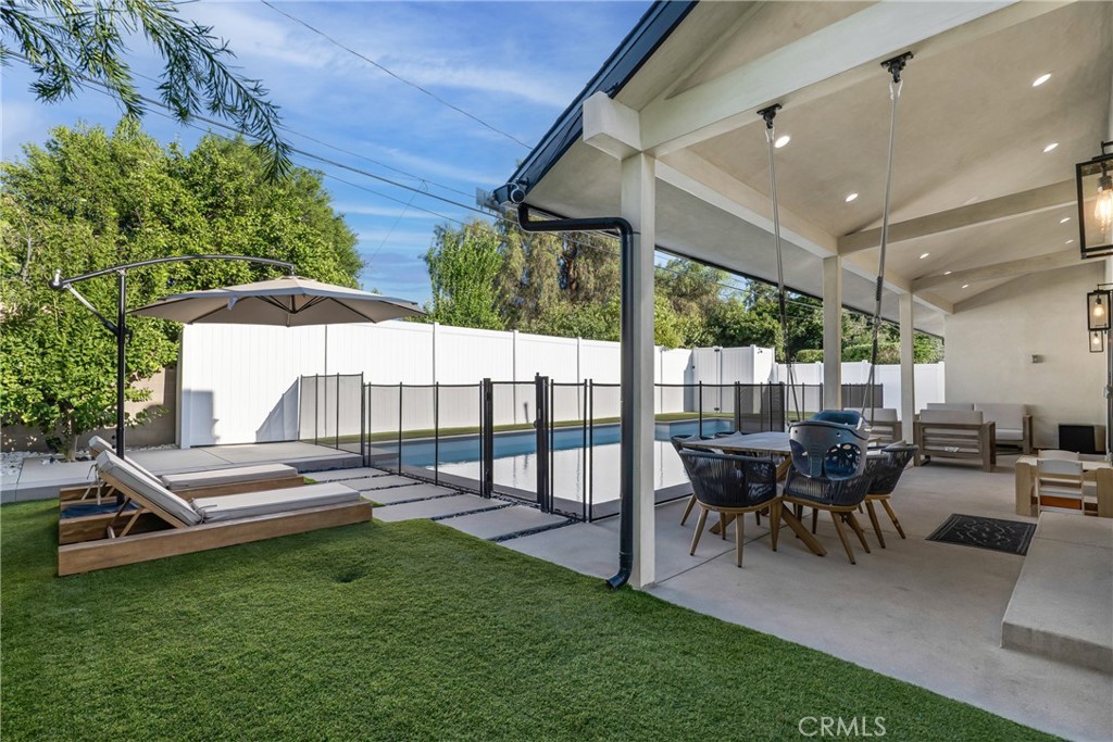 5722 Le Sage Avenue Property Photo 30