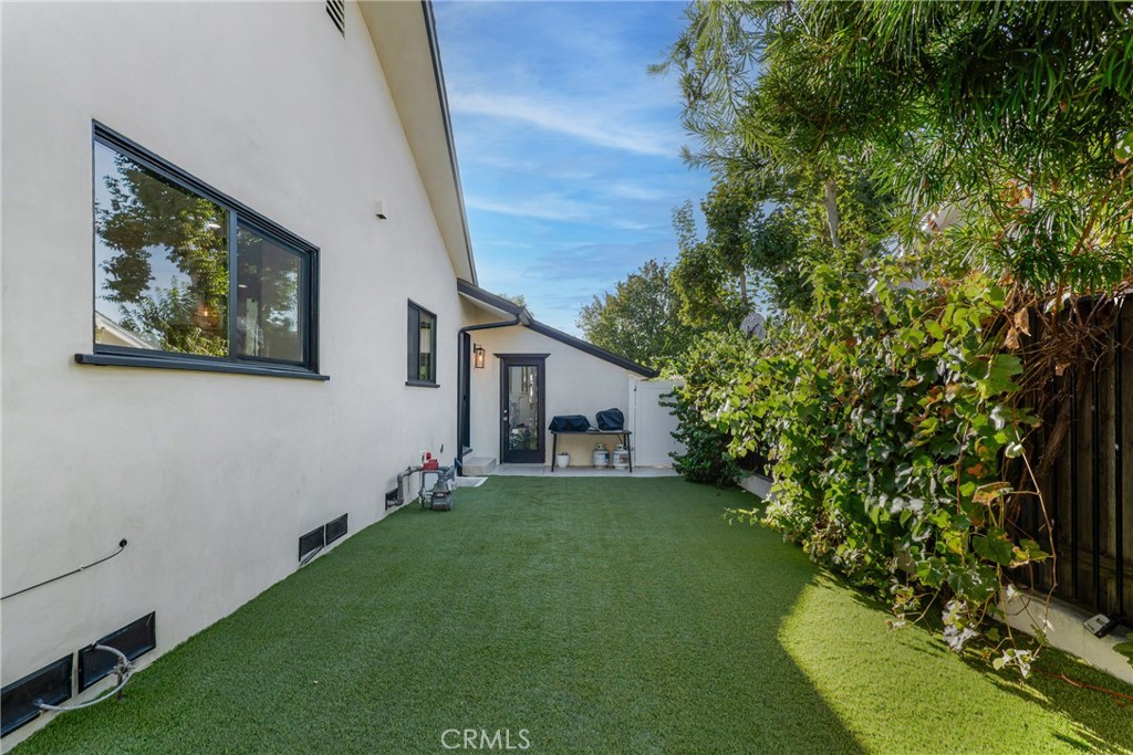5722 Le Sage Avenue Property Photo 38