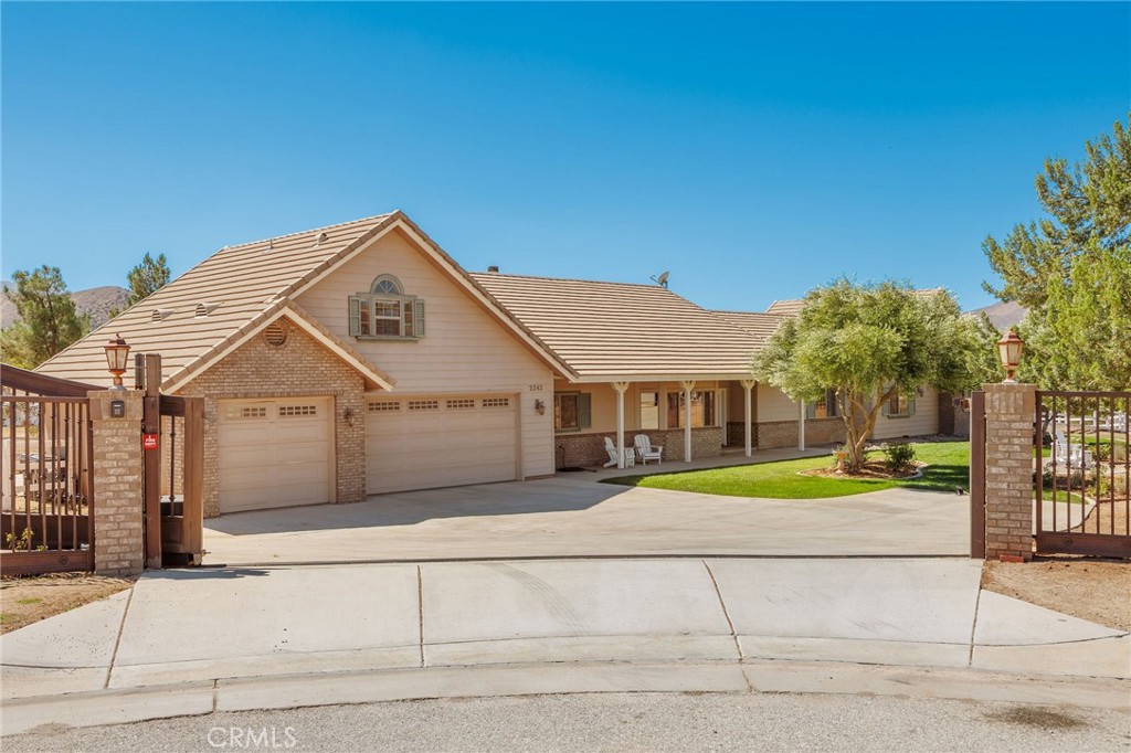 2242 Dolores Place Property Photo 4