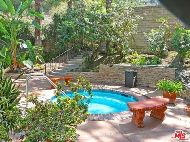 2700 Cahuenga E Property Photo 27