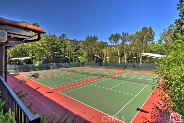 2700 Cahuenga E Property Photo 30