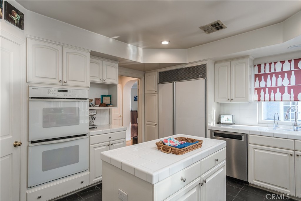4755 Burnet Property Photo 8