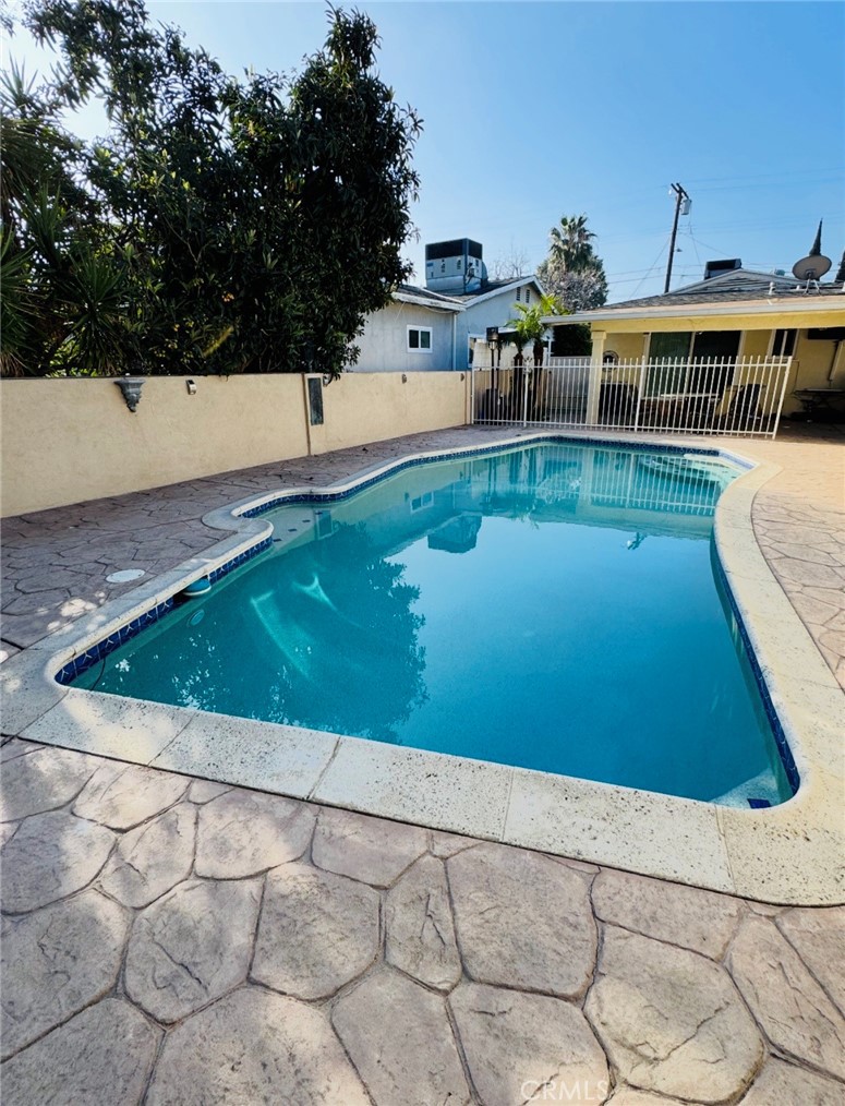 13027 Aetna Street Property Photo 8