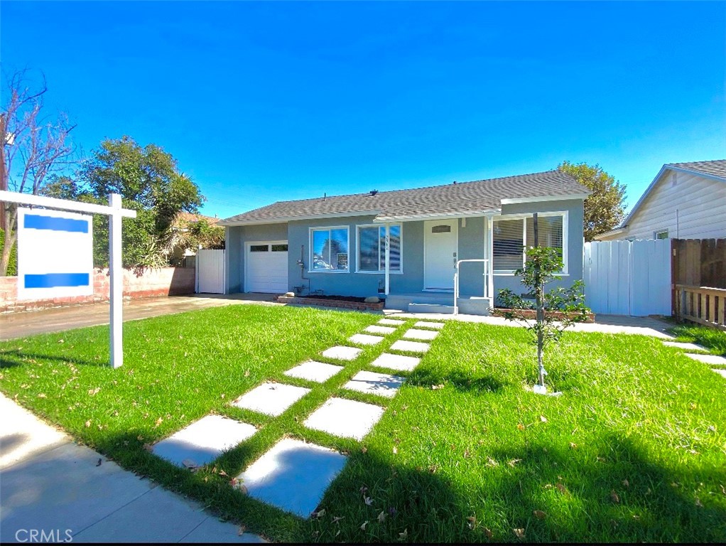 7512 Balboa Boulevard Property Photo 2