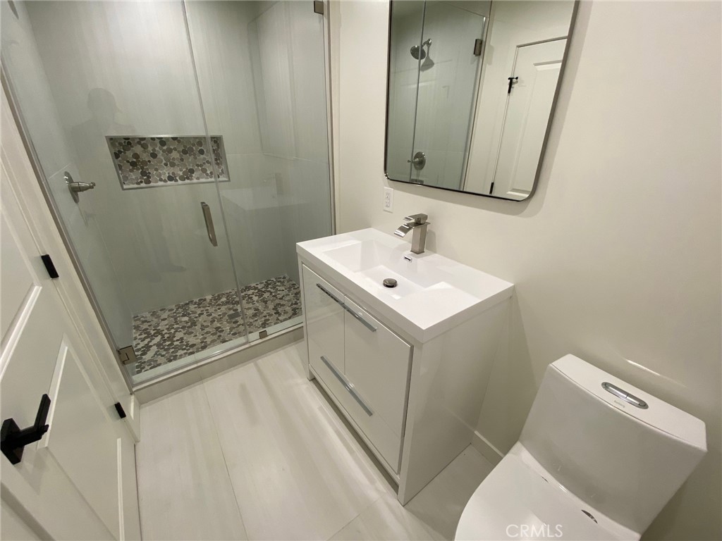 7512 Balboa Boulevard Property Photo 10