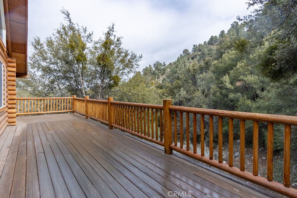 2304 Glacier Drive Property Photo 1